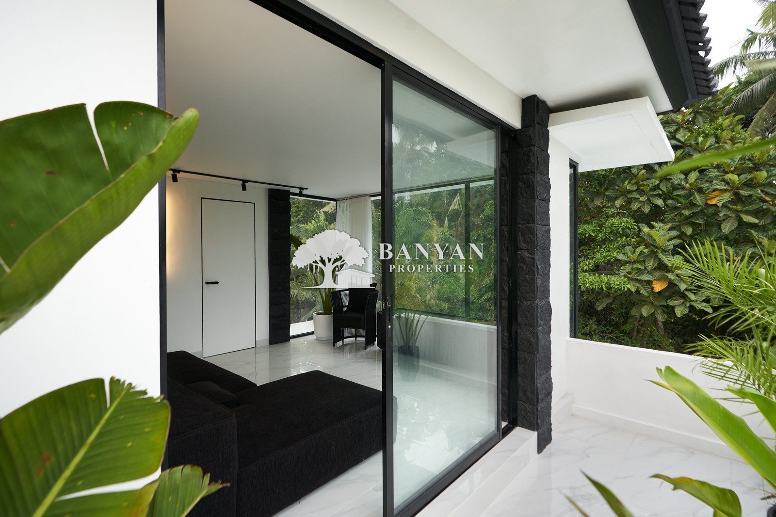 Sleek 2-Bedroom Contemporary Villa with Private Pool and Jungle Views — Jl. Tirta Tawar, Ubud — photo 11 of 26