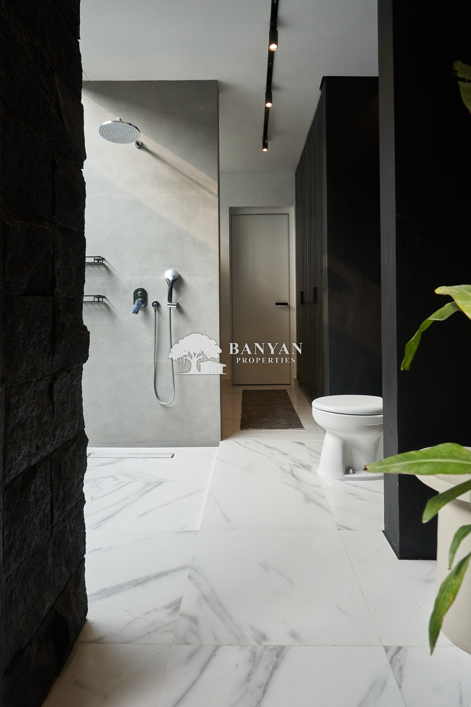 Sleek 2-Bedroom Contemporary Villa with Private Pool and Jungle Views — Jl. Tirta Tawar, Ubud — photo 24 of 26