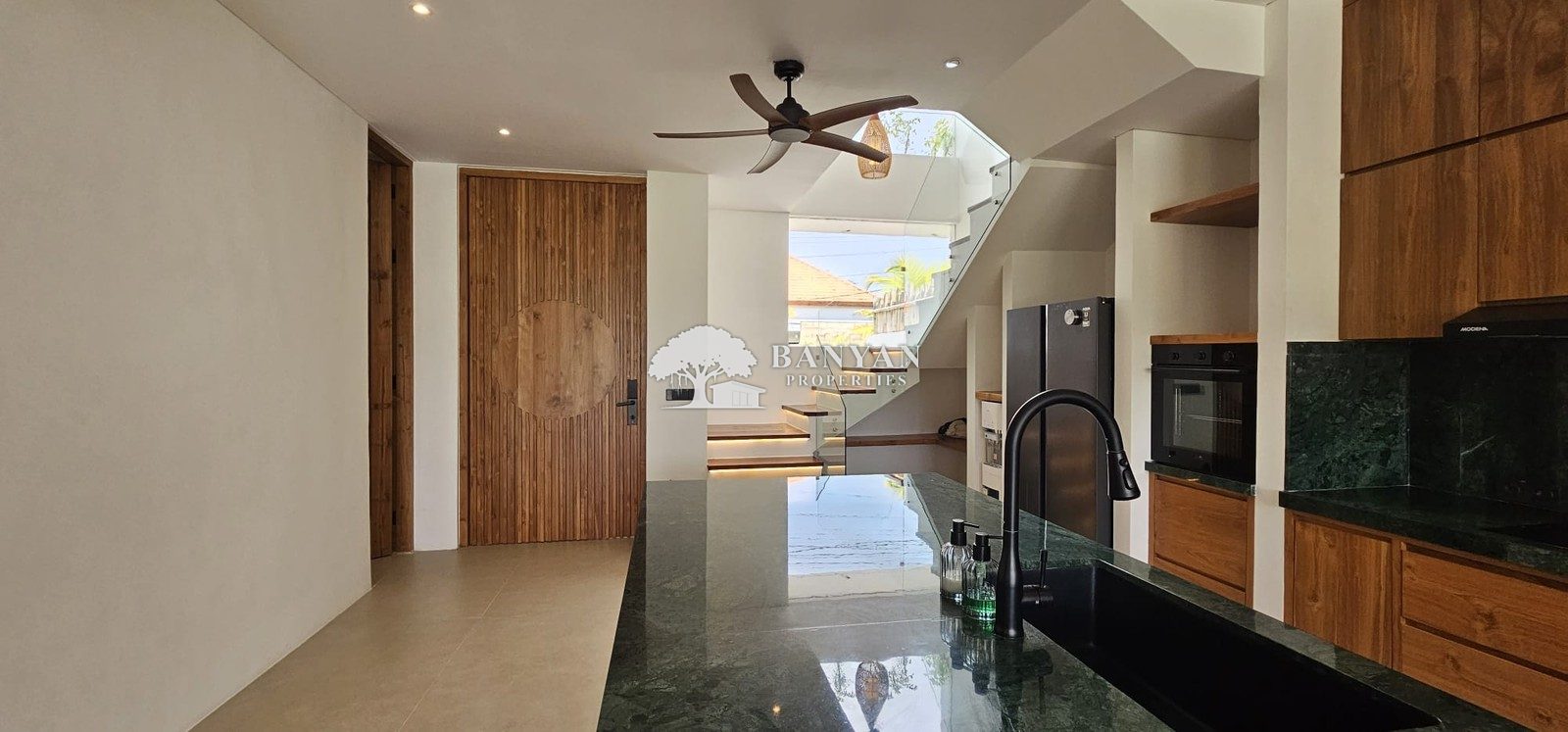 Villa Raptor - New 3 Bedroom Minimalist Luxury Villa in Singakerta — photo 2 of 37