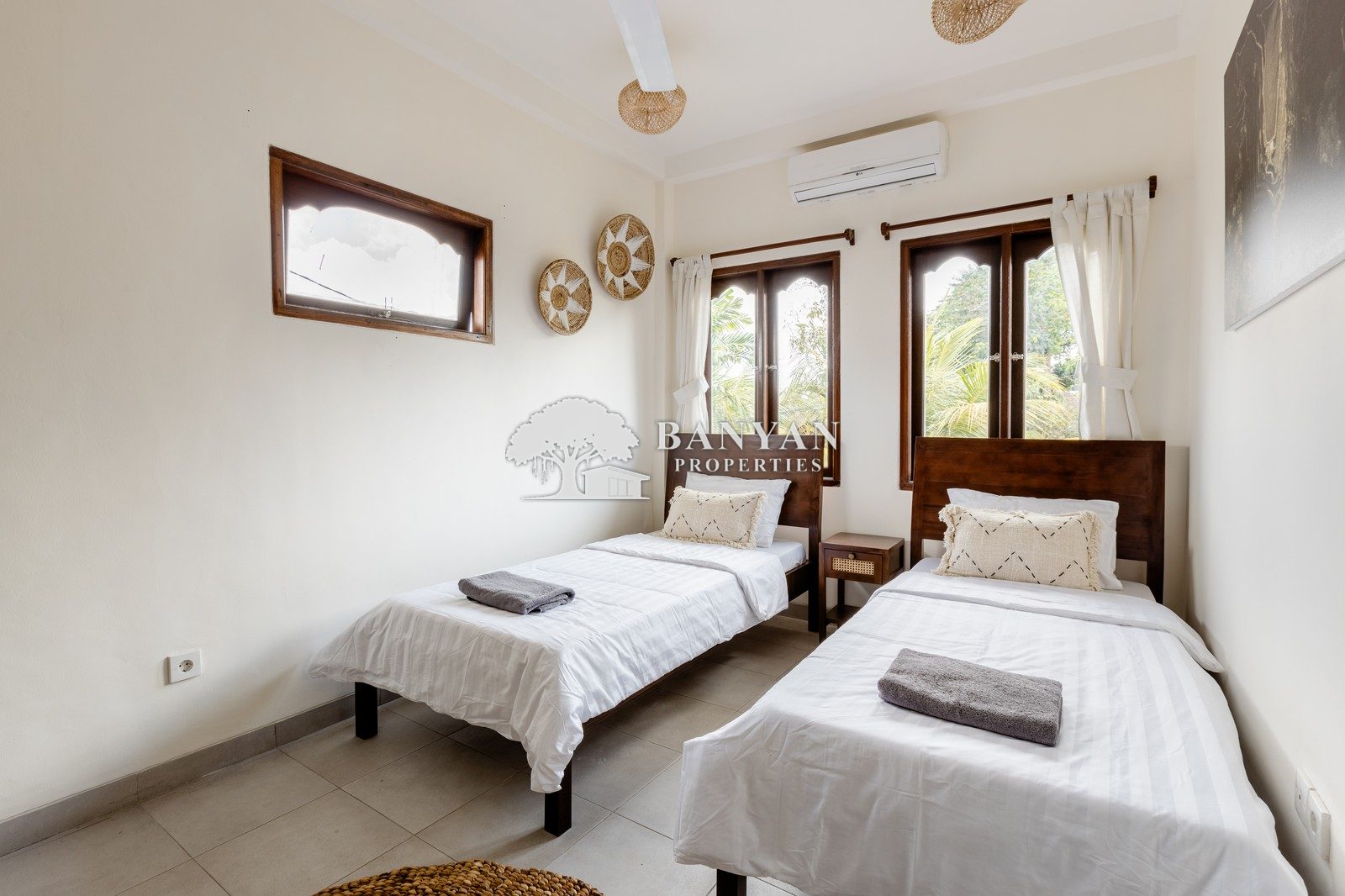 Villa Shanti Graha - Charming 2 Bedroom Villa with Ricefield View in Petulu — photo 17 of 34
