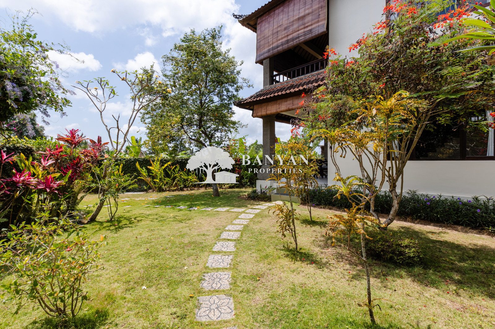 Villa Shanti Graha - Charming 2 Bedroom Villa with Ricefield View in Petulu — photo 27 of 34