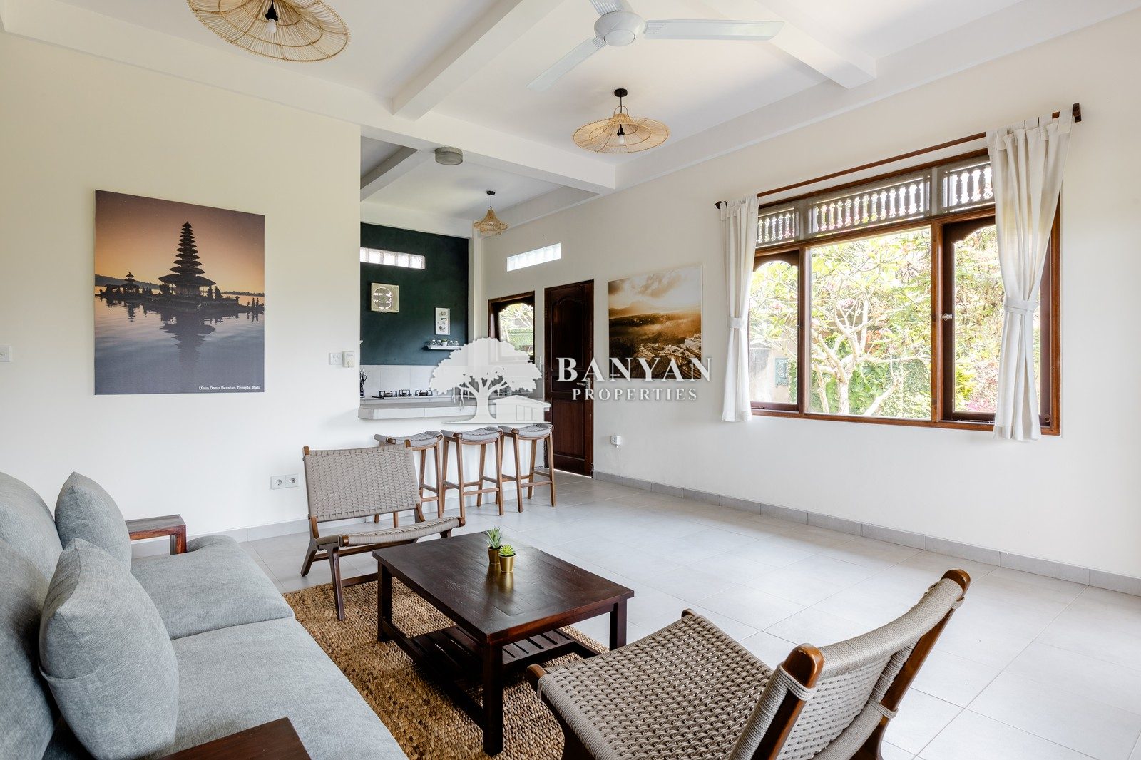 Villa Shanti Graha - Charming 2 Bedroom Villa with Ricefield View in Petulu — photo 3 of 34