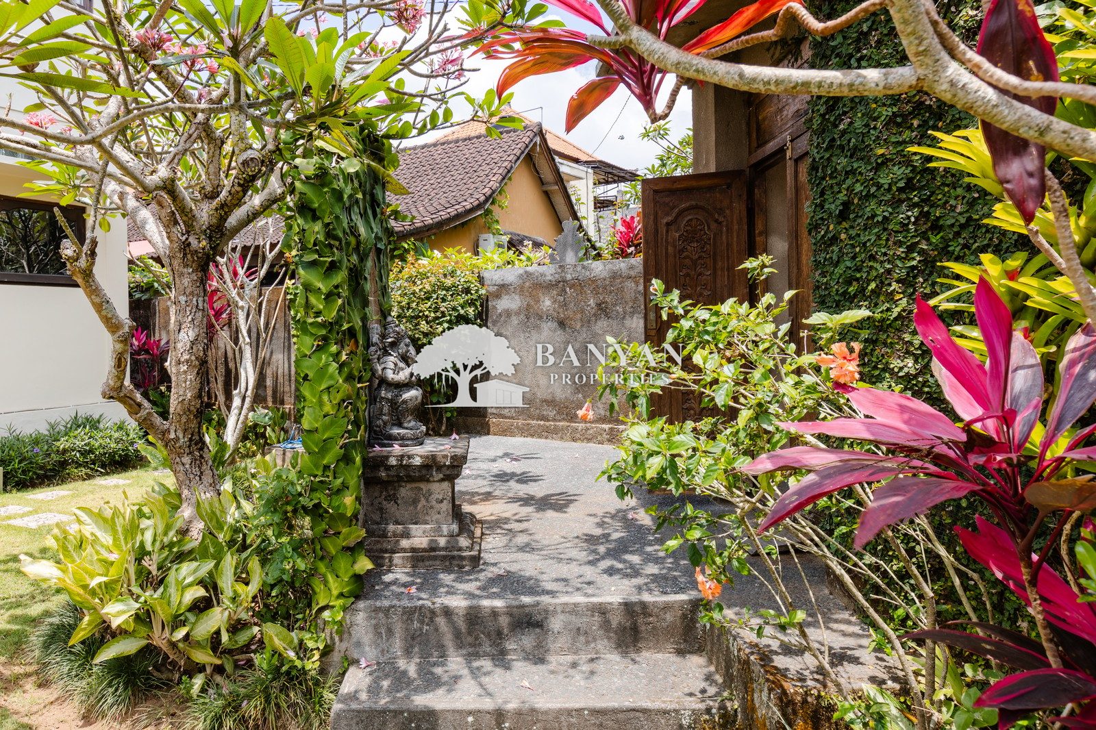 Villa Shanti Graha - Charming 2 Bedroom Villa with Ricefield View in Petulu — photo 34 of 34