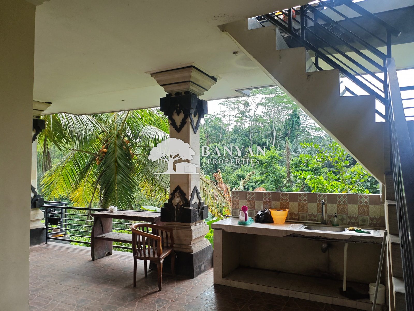 Rare 3-Storey Heritage Cottage for Sale with Jungle Views and Balinese Character — photo 5 of 18