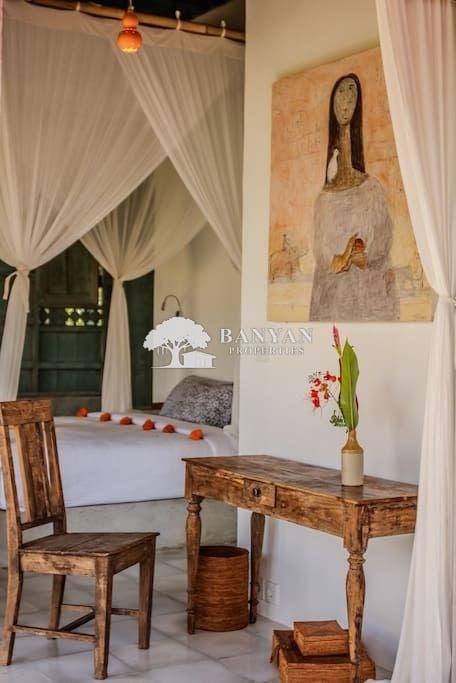 Charming Joglo House with Direct Rice Field Views and Lush Private Garden in Ubud, Bali — photo 5 of 11