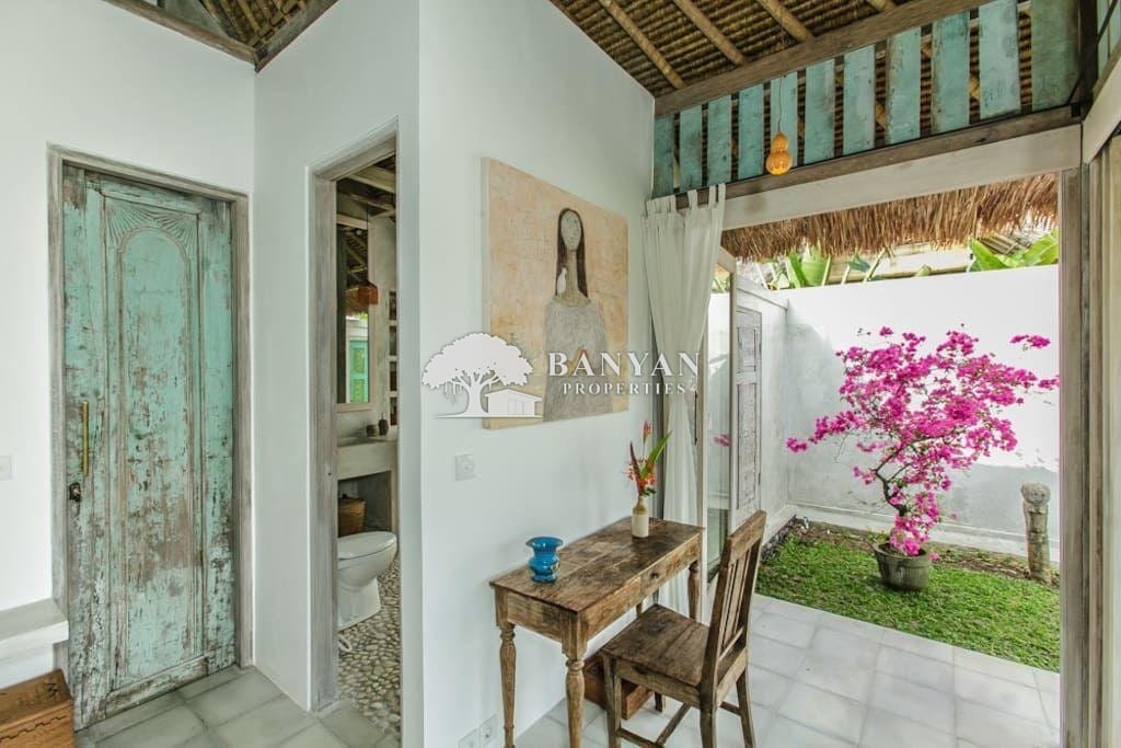Charming Joglo House with Direct Rice Field Views and Lush Private Garden in Ubud, Bali — photo 8 of 11