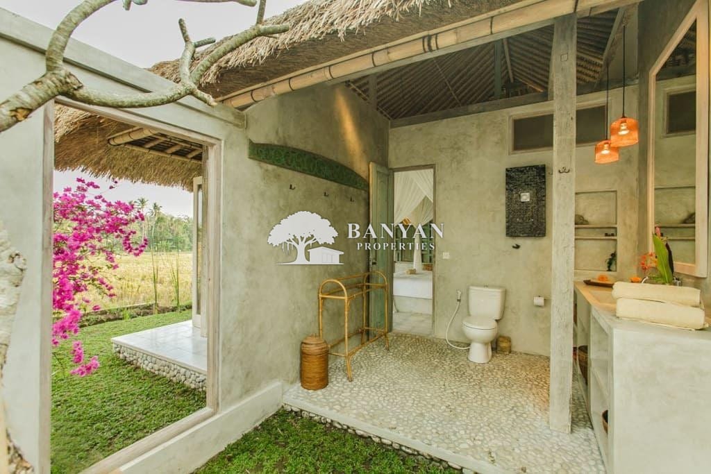 Charming Joglo House with Direct Rice Field Views and Lush Private Garden in Ubud, Bali — photo 9 of 11