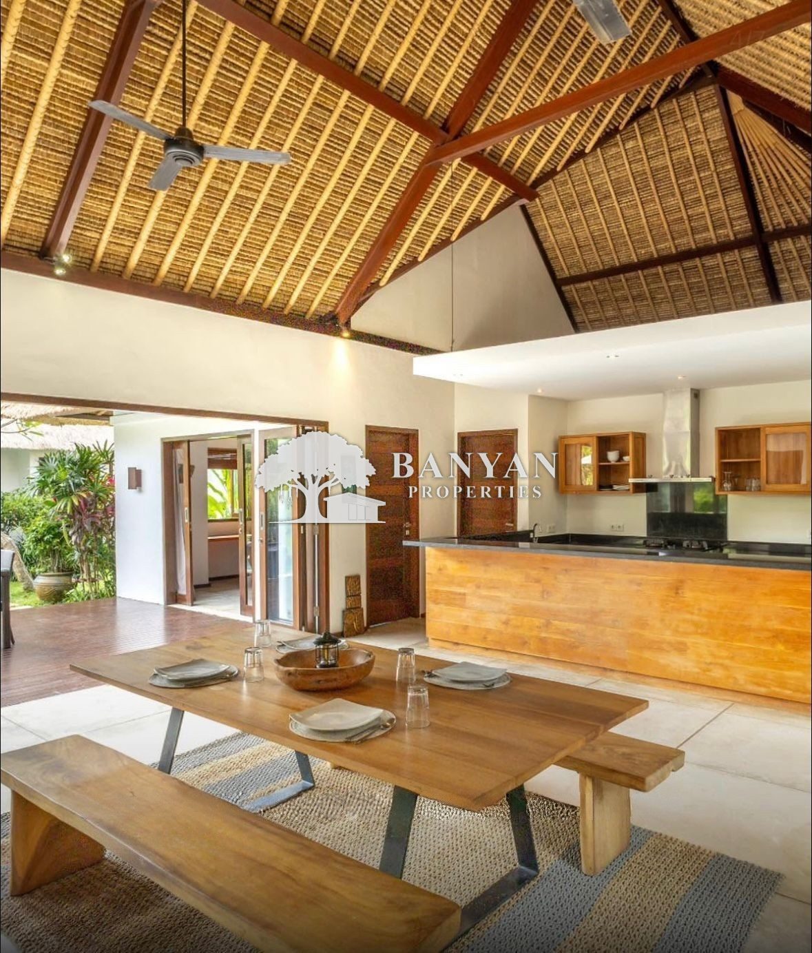 Spacious 3-Bedroom Balinese Villa with Private Pool and Jungle View — Peliatan, Ubud — photo 6 of 7