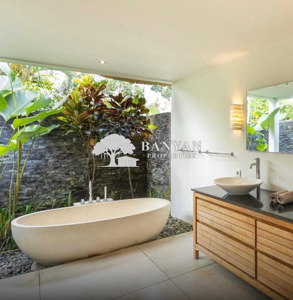 Spacious 3-Bedroom Balinese Villa with Private Pool and Jungle View — Peliatan, Ubud — photo 7 of 7