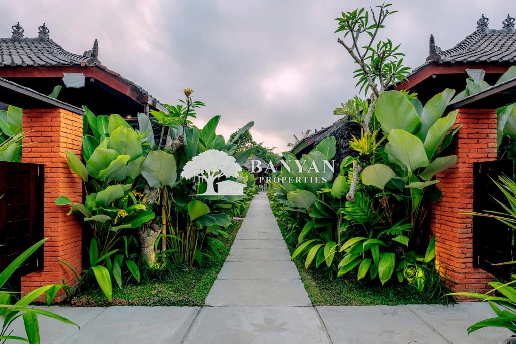 12-Villa Leasehold Estate For Sale with Restaurant, Main Pool & Scenic Rice Field Views — photo 9 of 12